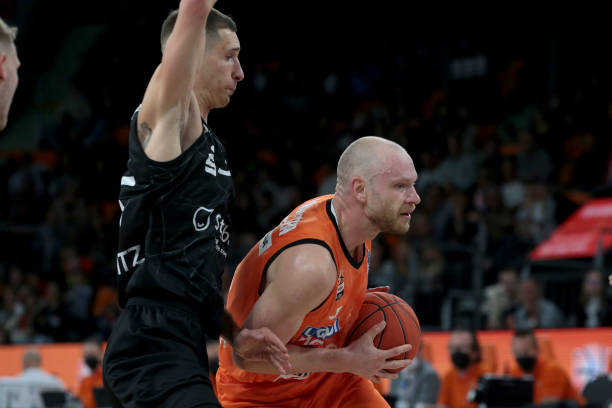 赛凭借其强 赛凭借其强