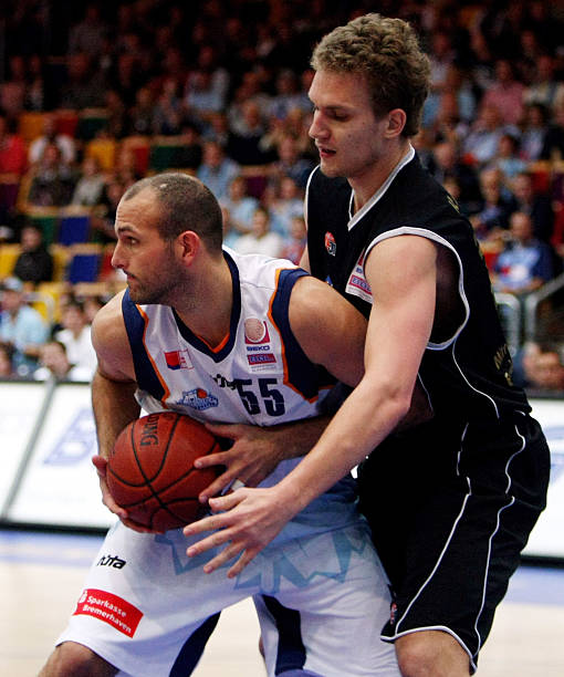 辽宁在防守 辽宁在防守