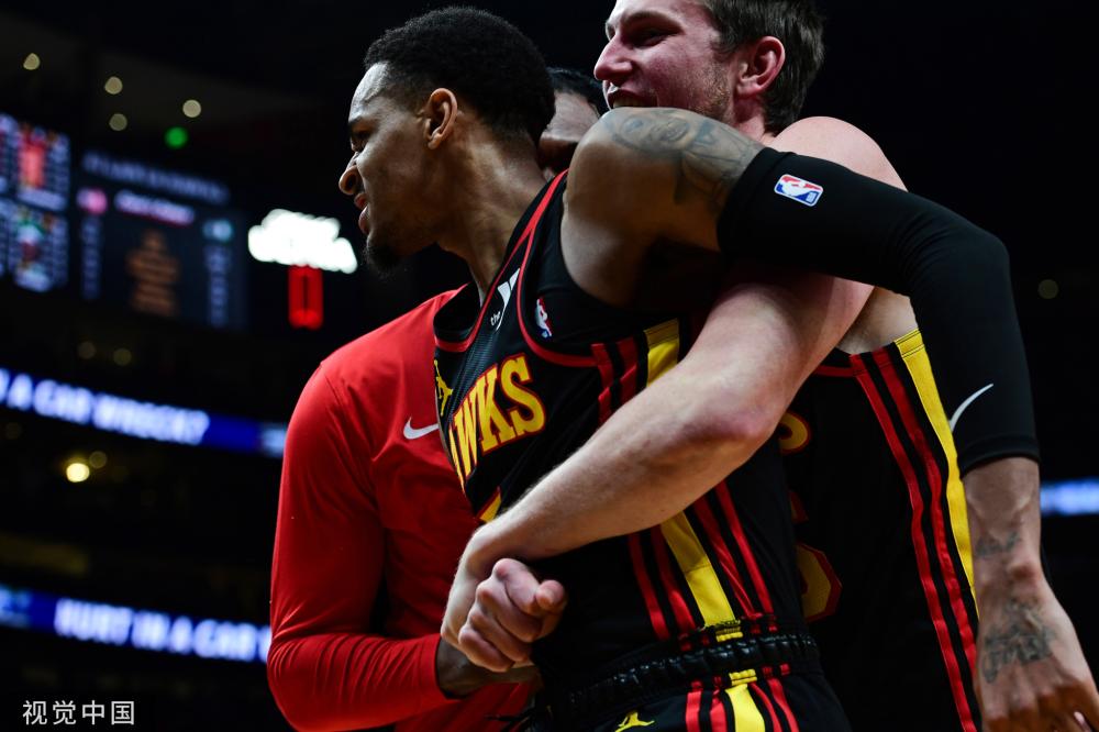 这名年轻中 这名年轻中