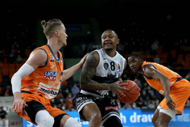 逊色于对手 逊色于对手